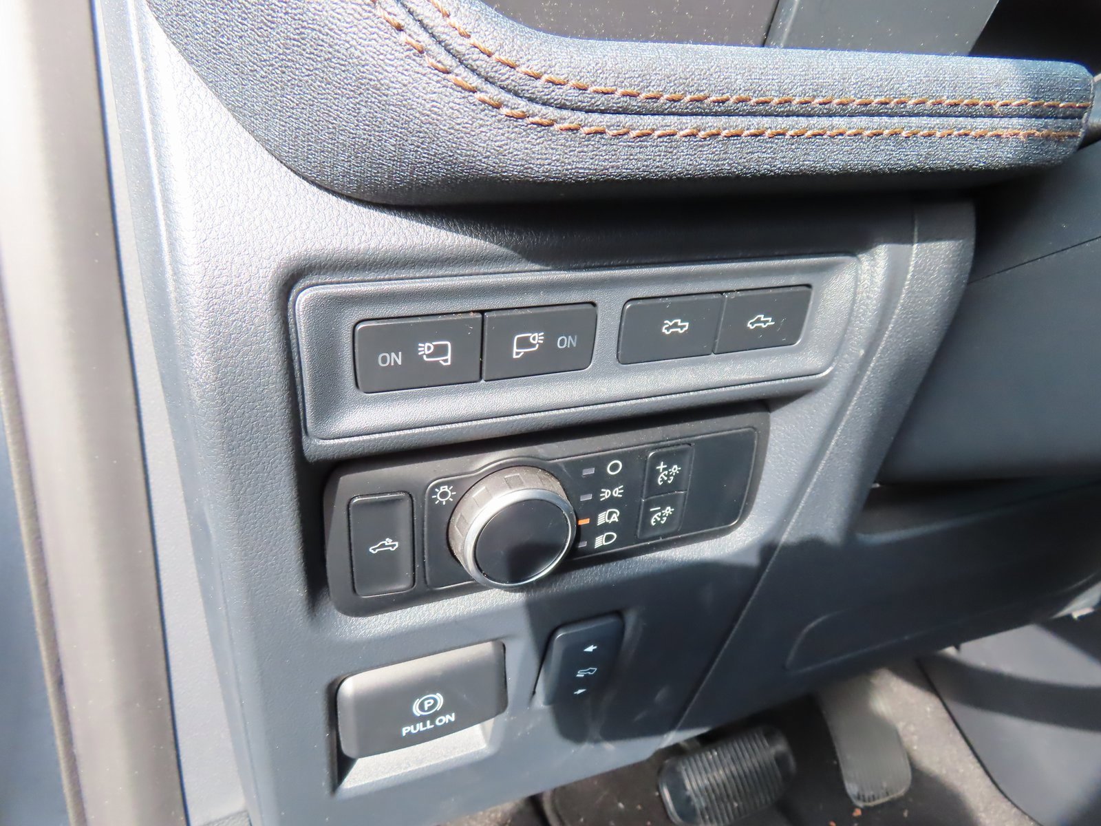 Used 2024 Ford F150 Lightning Lariat image 16