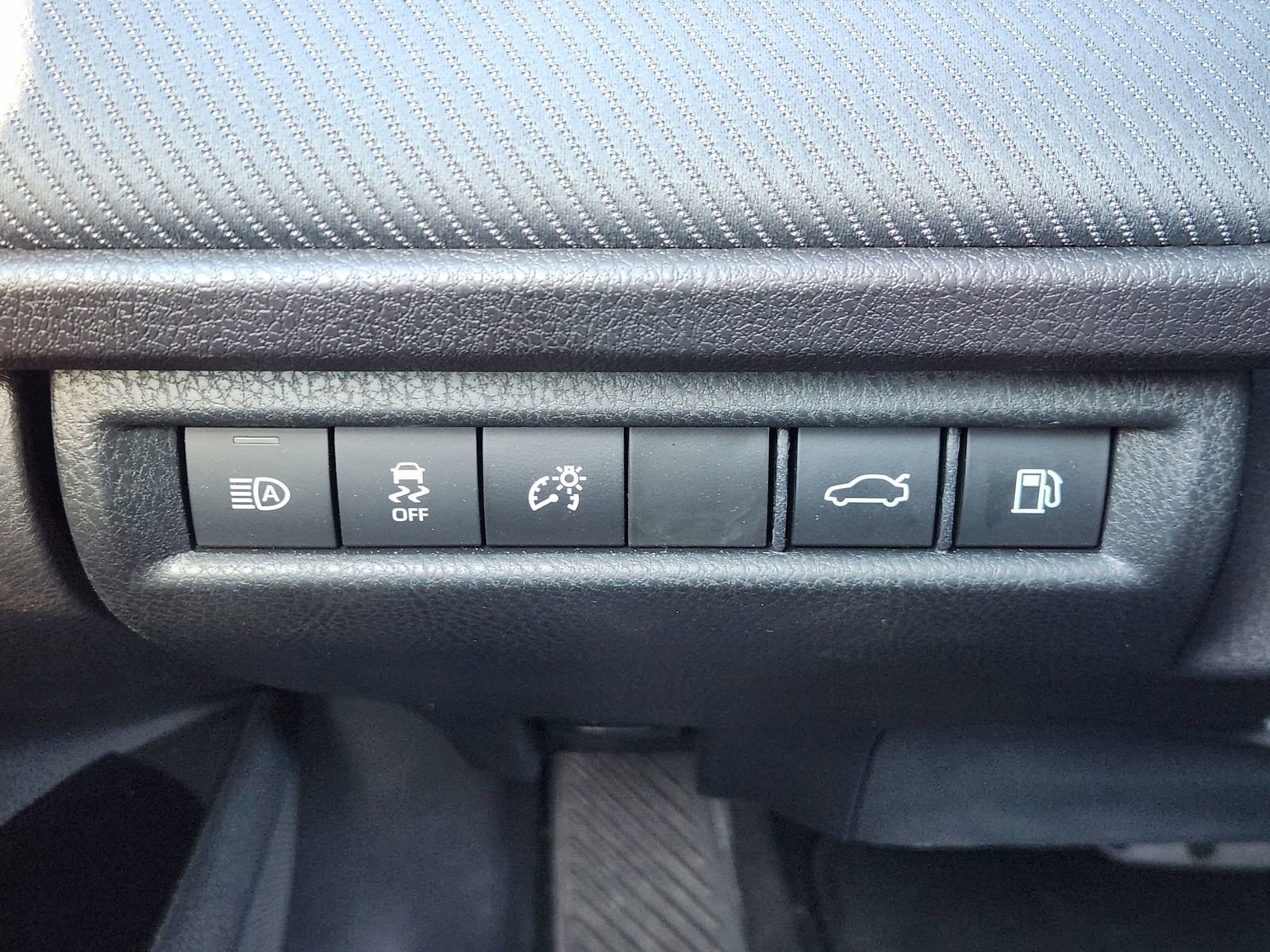 Used 2025 Toyota Camry SE w/ Convenience Package image 26