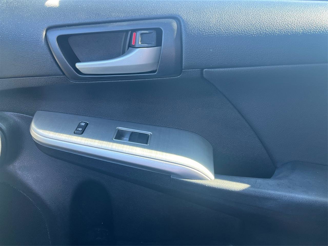 Used 2013 Toyota Camry SE image 19