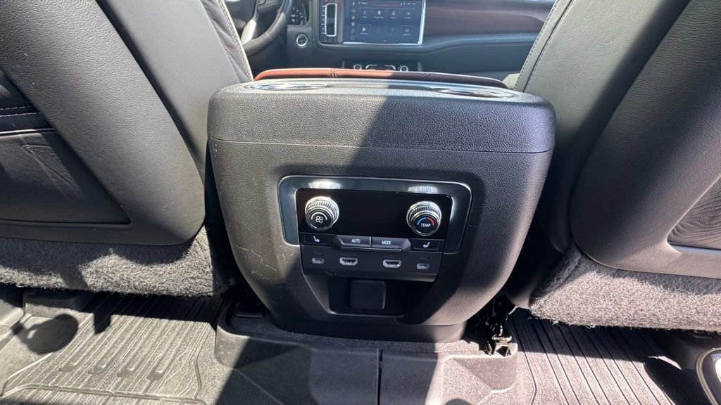 Used 2023 GMC Yukon XL Denali Ultimate image 12