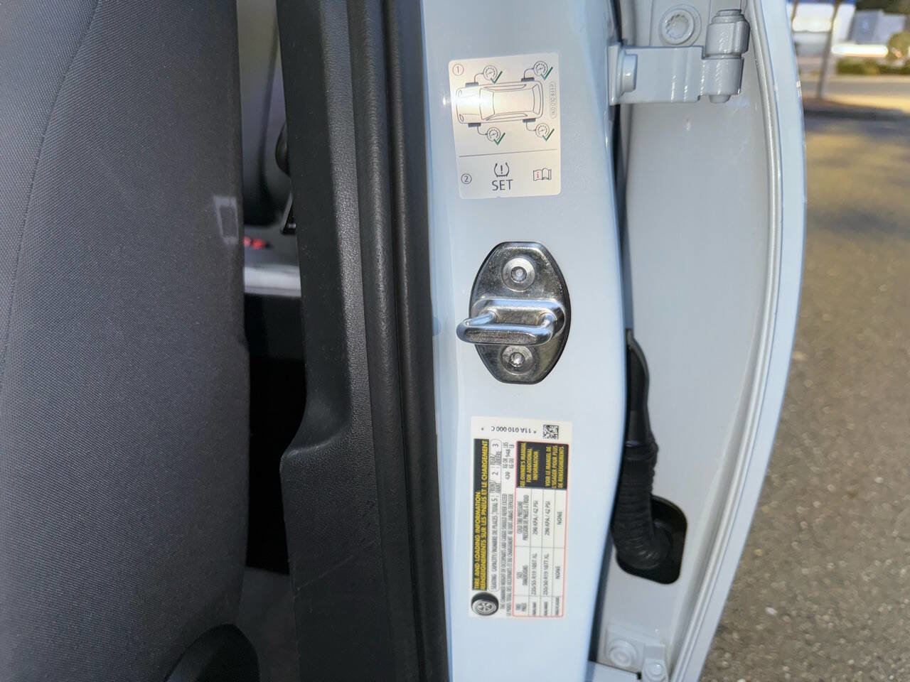 Used 2021 Volkswagen ID.4 Pro w/ ID.4 Protection Package image 29