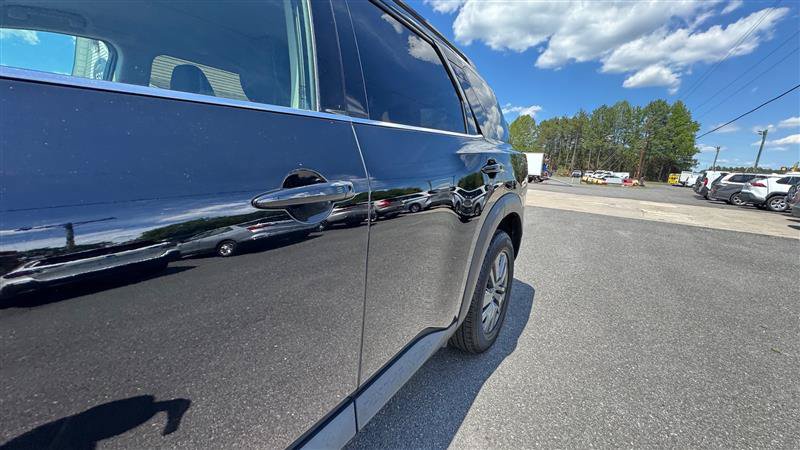 Used 2024 Nissan Pathfinder SV AWD/4WD image 15