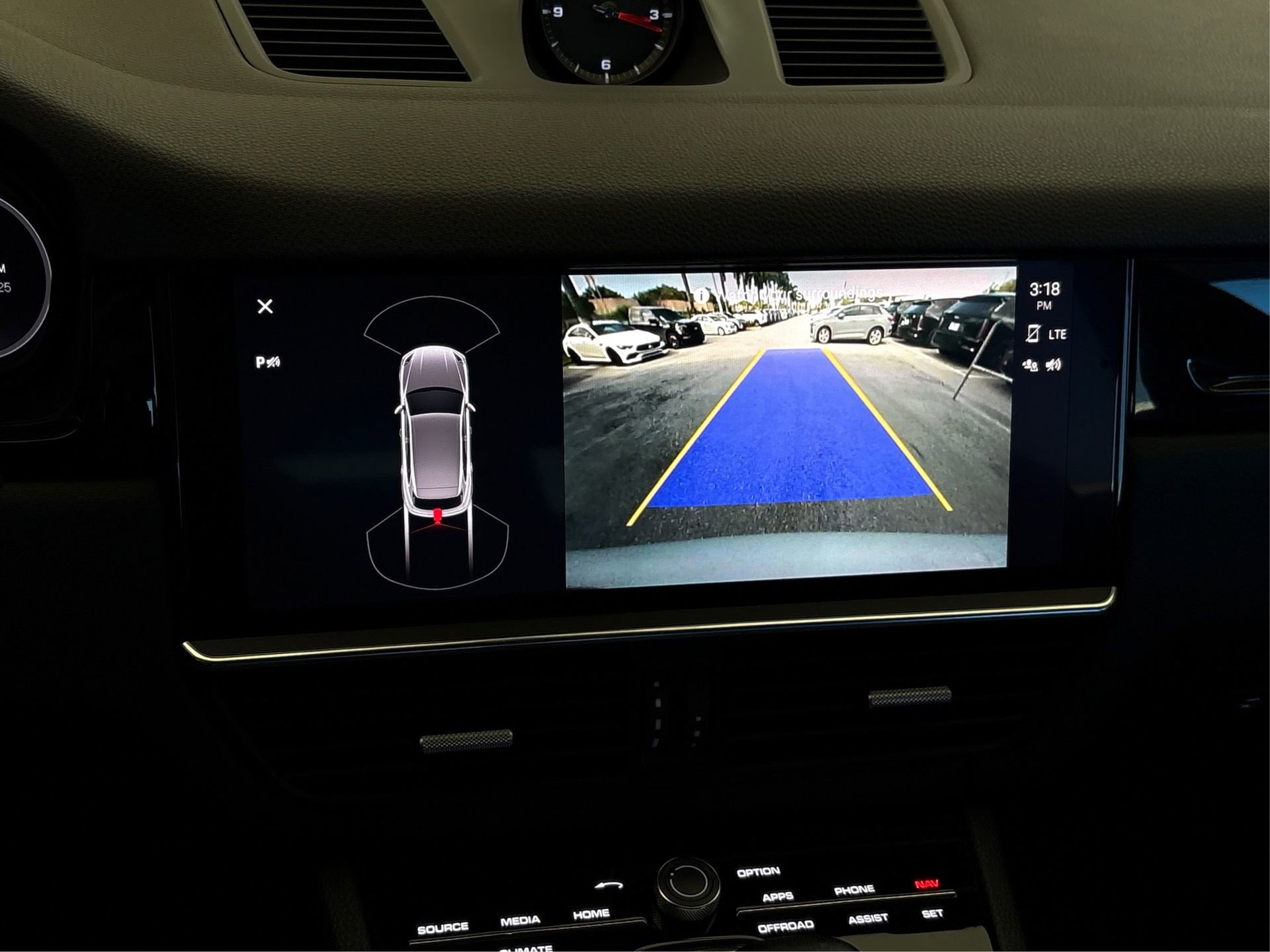 Used 2022 Porsche Cayenne image 25