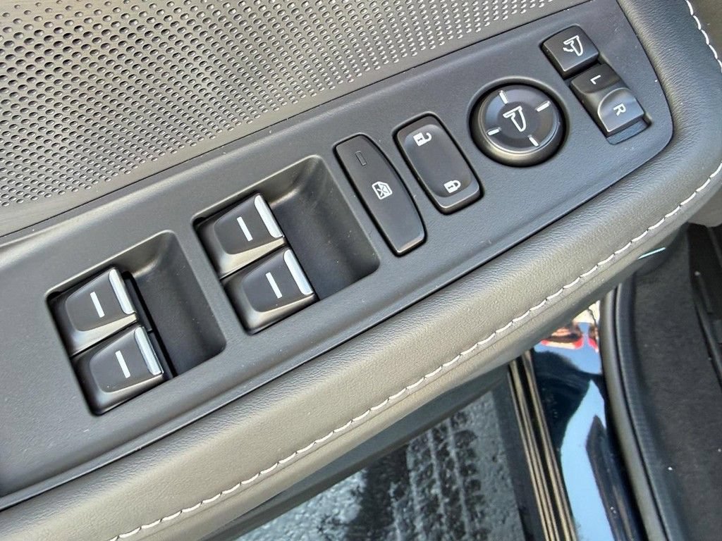 Certified 2026 Acura MDX w/ Advance Package AWD/4WD image 11