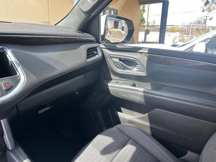 Used 2021 GMC Yukon SLE w/ Gmc Pro Safety Plus Package RWD image 15