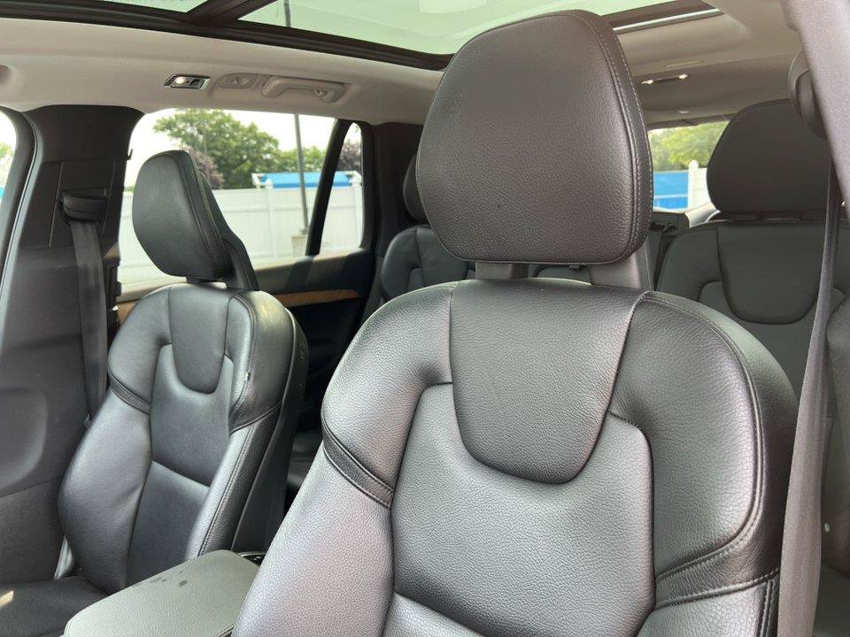 Used 2021 Volvo XC90 T5 Momentum AWD/4WD image 13