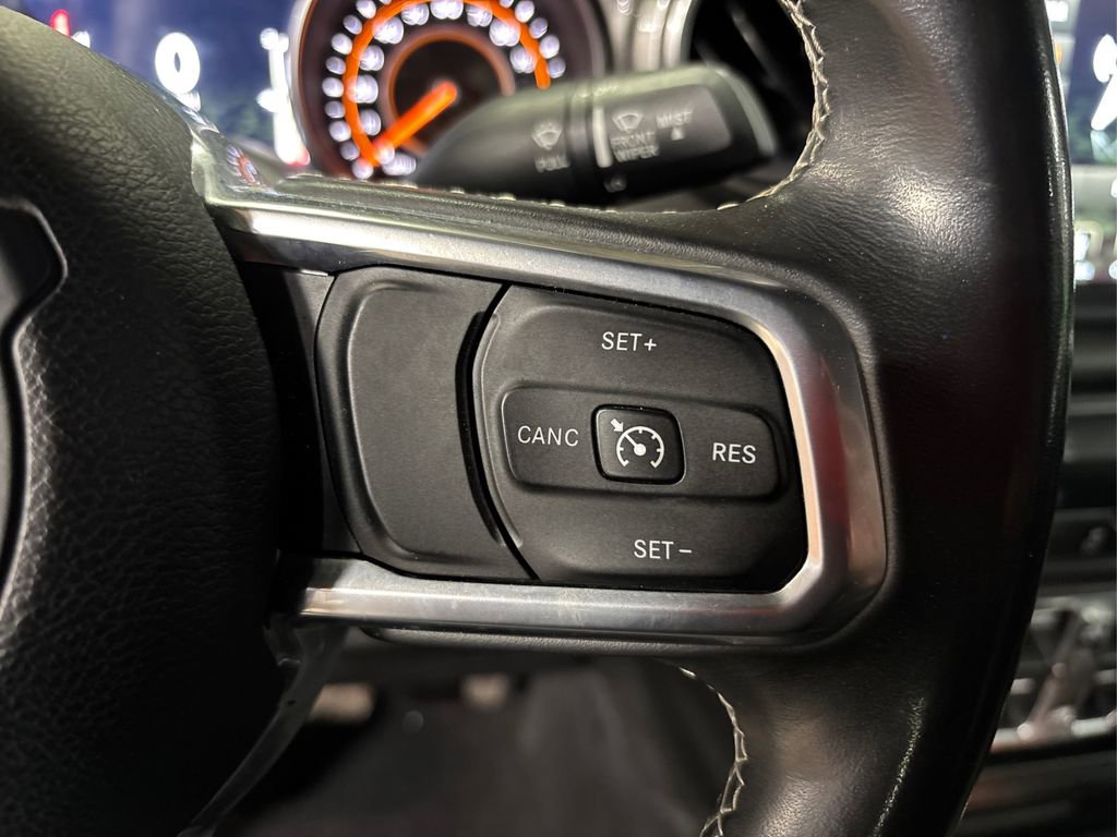 Used 2018 Jeep Wrangler Unlimited Sahara image 27
