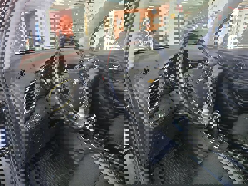 Used 2019 Chevrolet Trax LT w/ LT Convenience Package image 7