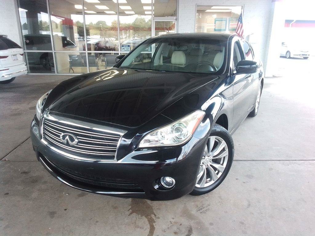Used 2014 INFINITI Q70 3.7 w/ Premium Package