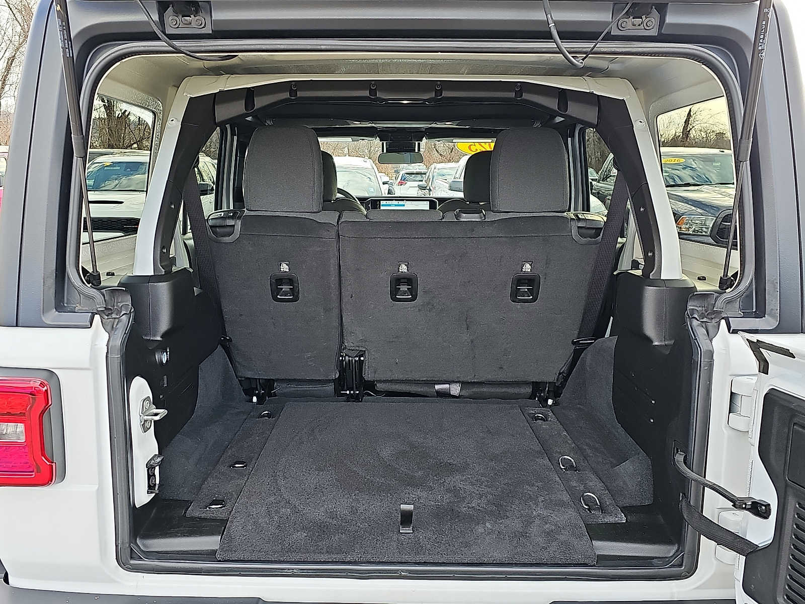 Used 2025 Jeep Wrangler Unlimited Rubicon image 29