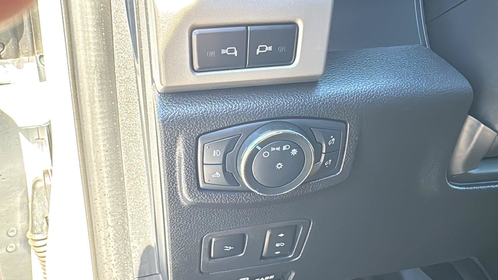 Used 2020 Ford F250 Lariat w/ Tremor Off-Road Package AWD/4WD image 26