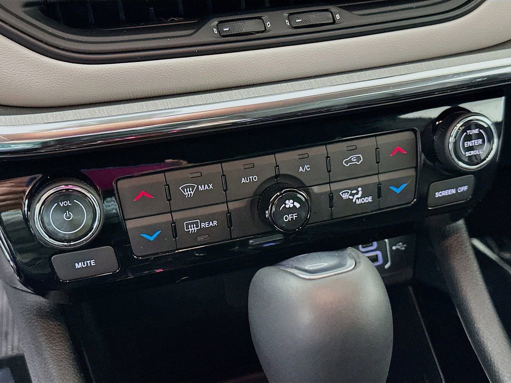 Used 2024 Jeep Compass Limited image 21