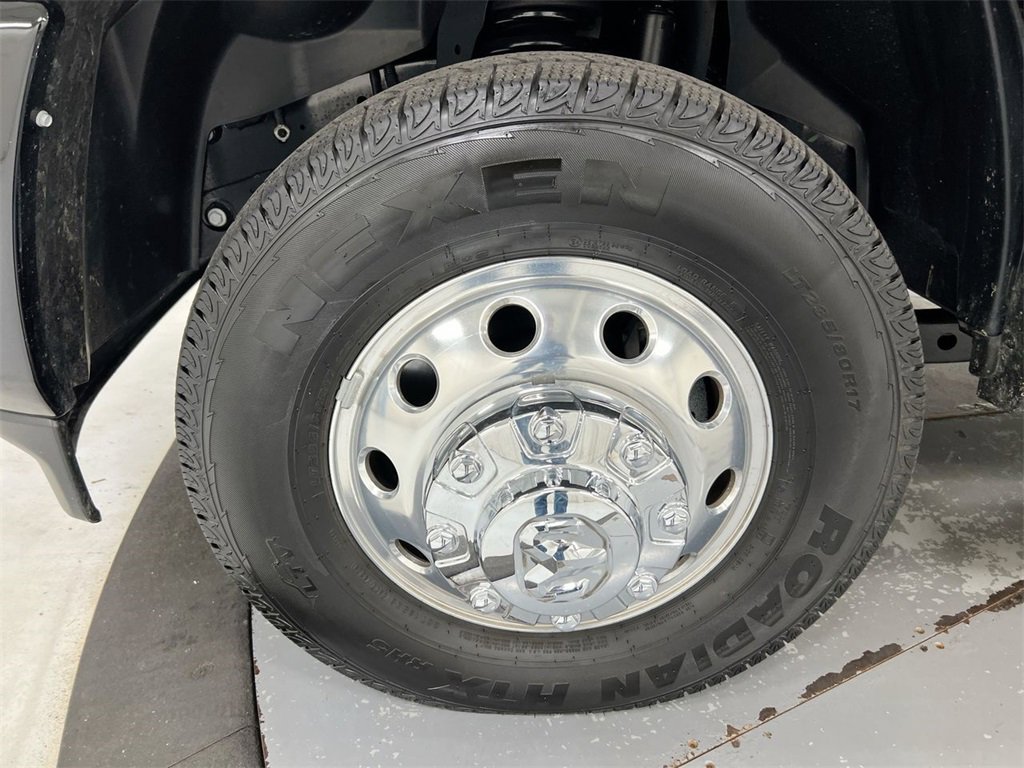 Used 2025 RAM 3500 Laramie image 25