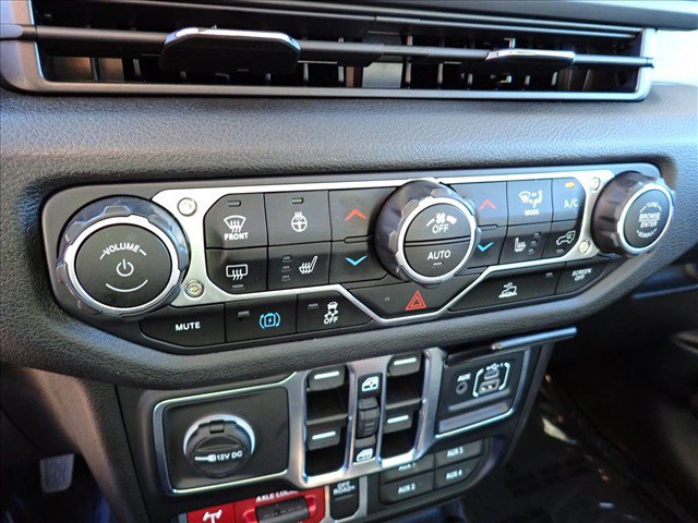 Used 2024 Jeep Wrangler Unlimited AWD/4WD image 17