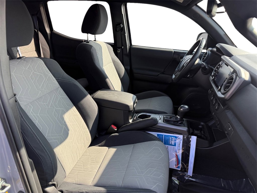 Used 2020 Toyota Tacoma SR5 image 17