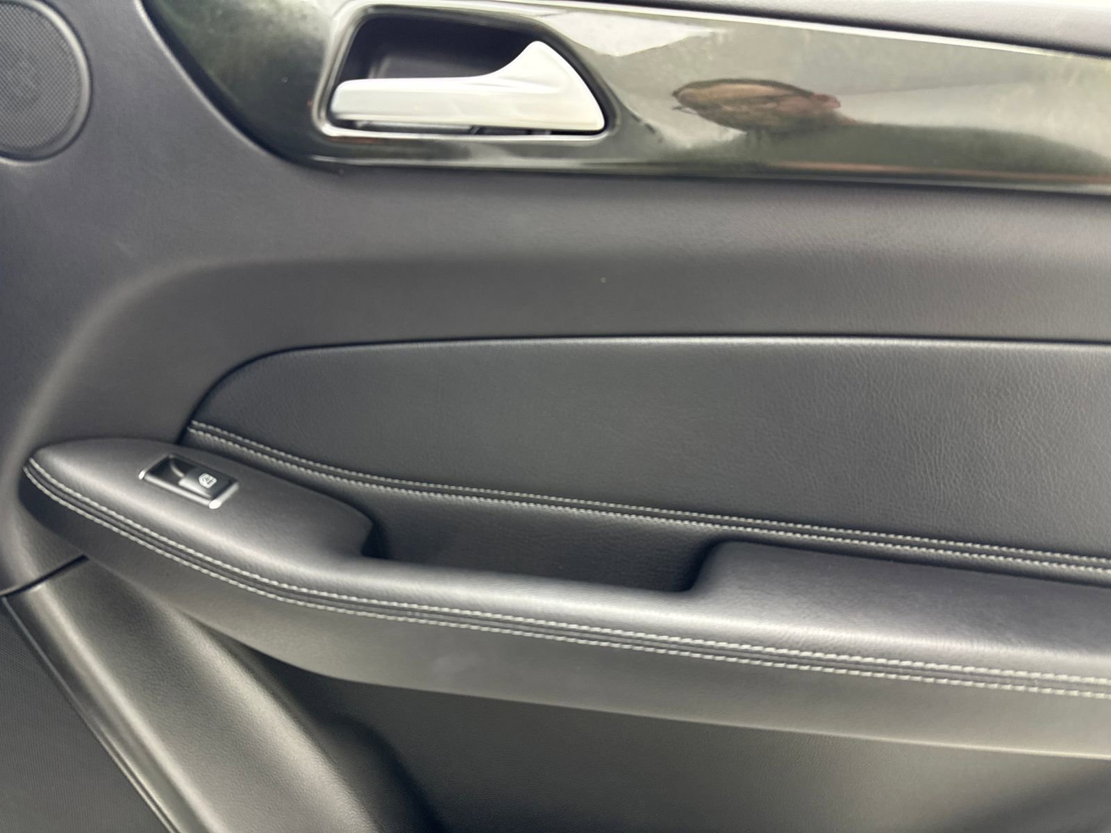 Used 2019 Mercedes-Benz GLS 450 4MATIC w/ Premium 1 Package image 49
