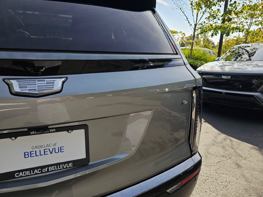 New 2027 Cadillac Vistiq Luxury AWD/4WD image 17