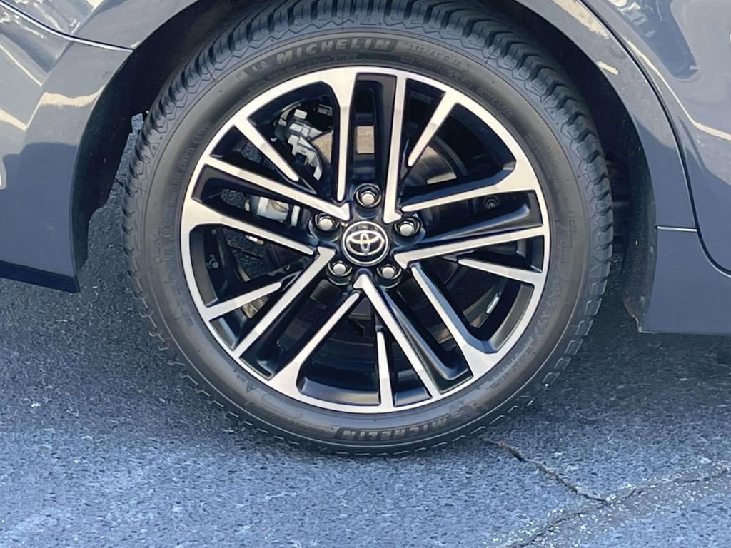 Used 2025 Toyota Camry XLE image 13