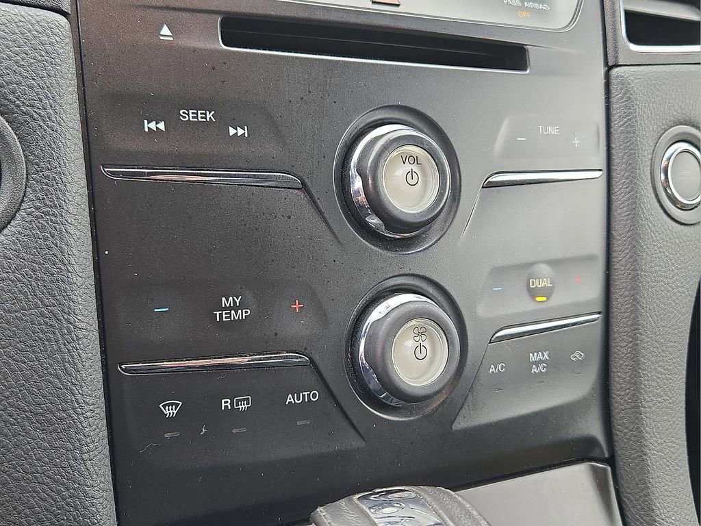 Used 2014 Ford Taurus Limited image 16