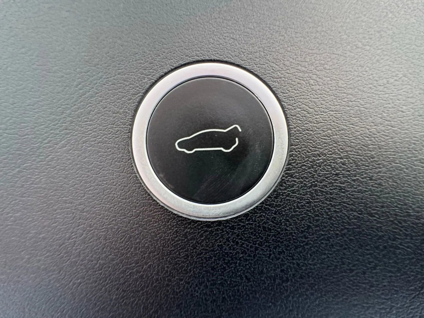 Used 2019 Tesla Model X 100D image 32