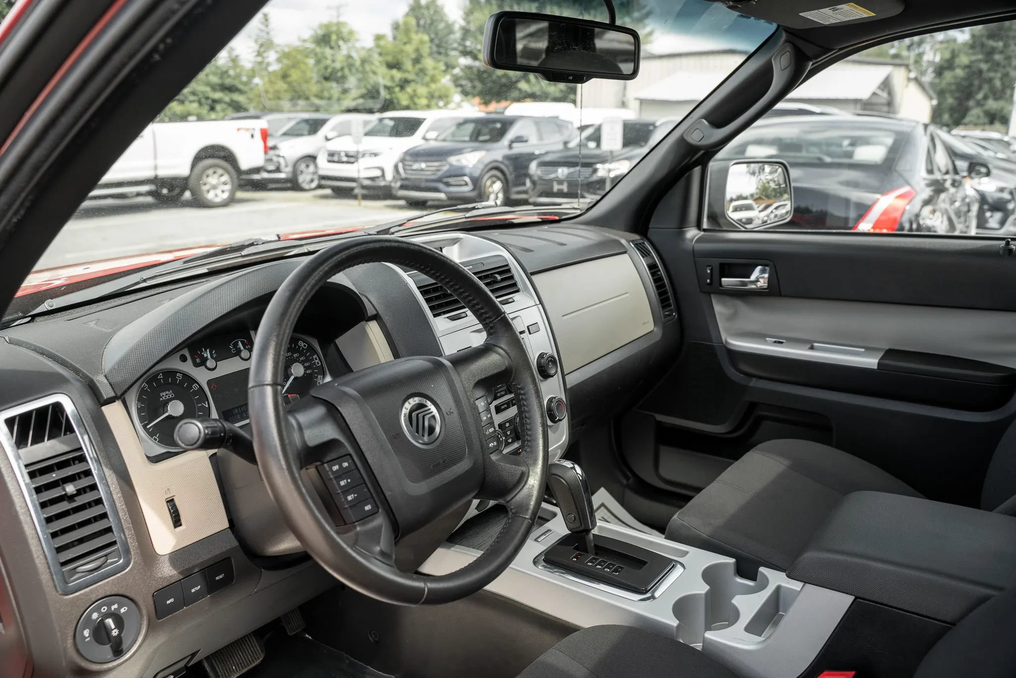 Used 2010 Mercury Mariner 4WD image 6