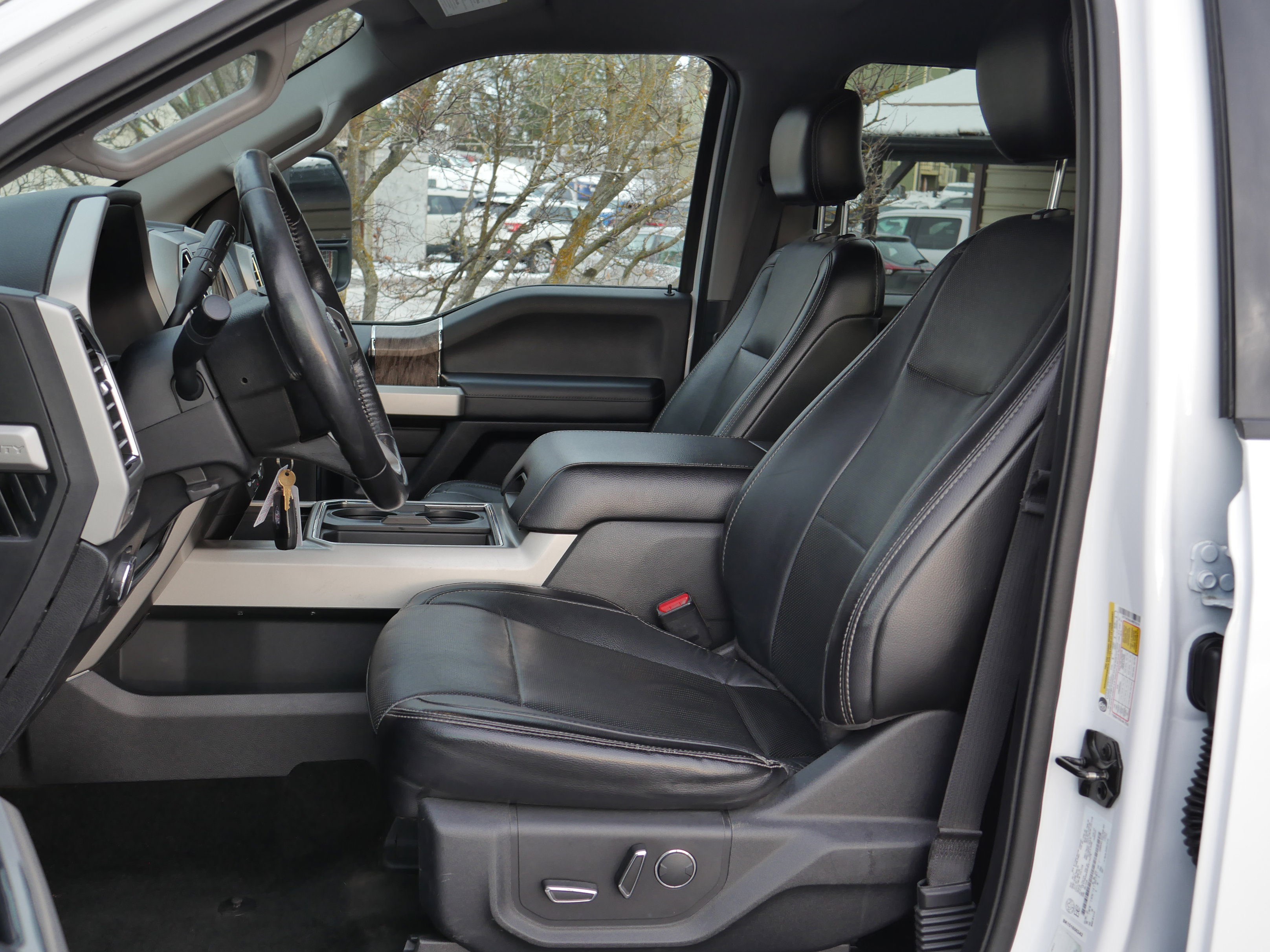 Used 2017 Ford F250 Lariat image 3