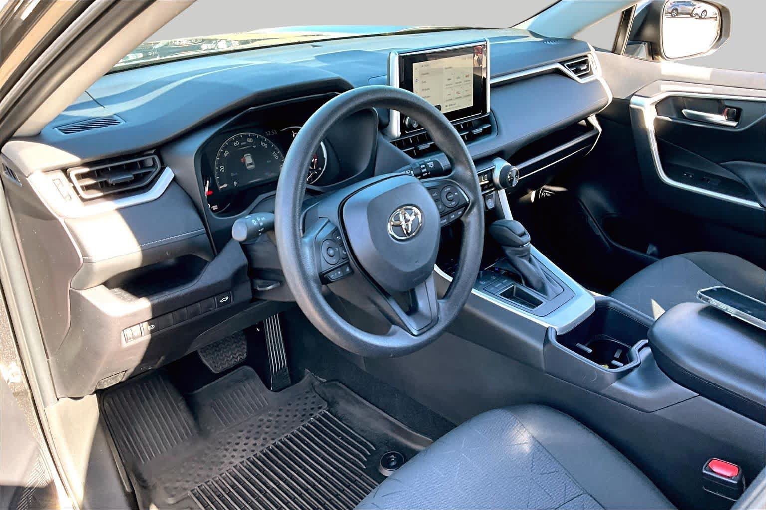 Certified 2025 Toyota RAV4 XLE w/ Convenience Package FWD image 17