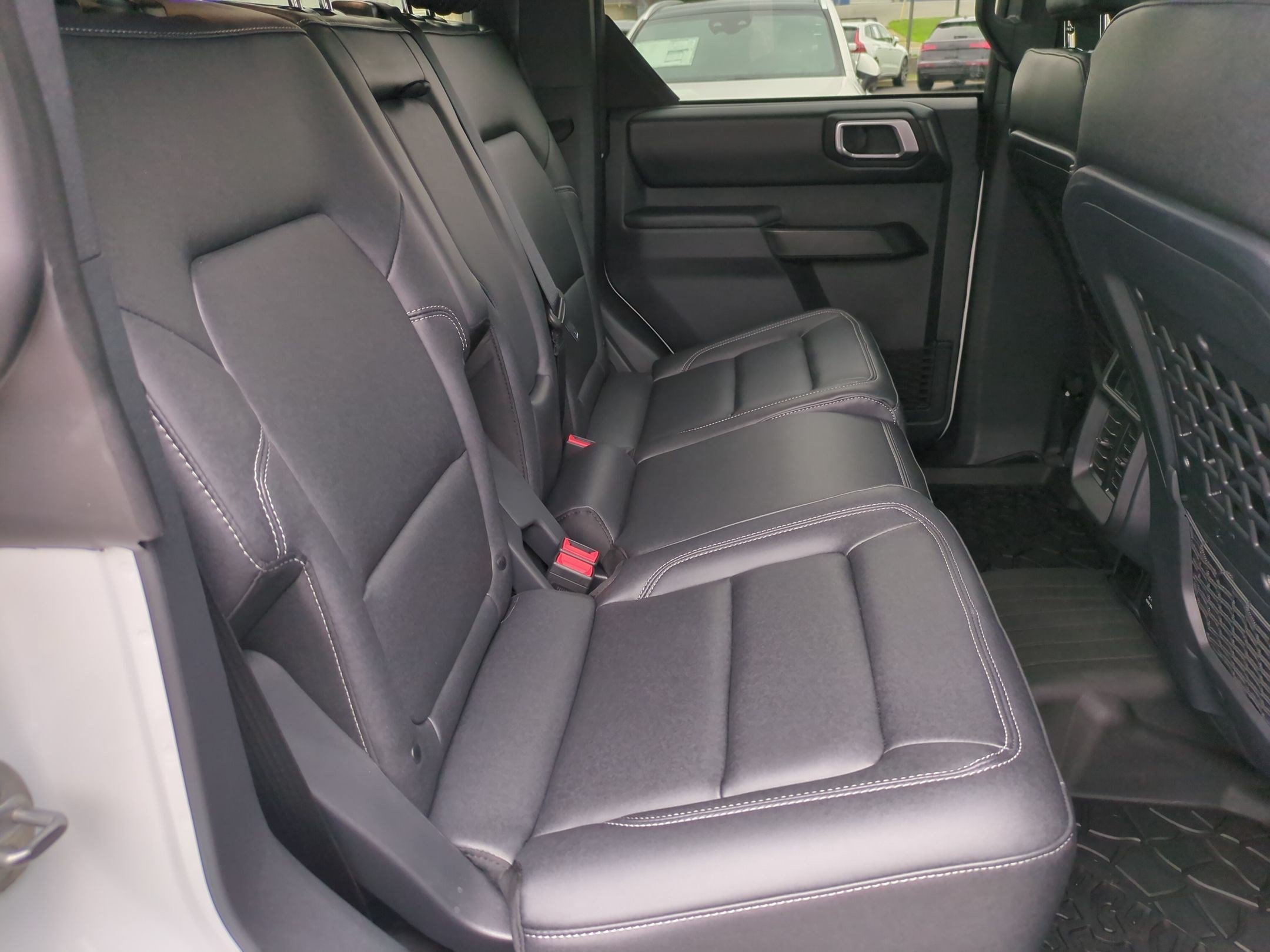 Used 2025 Ford Bronco Badlands AWD/4WD image 33