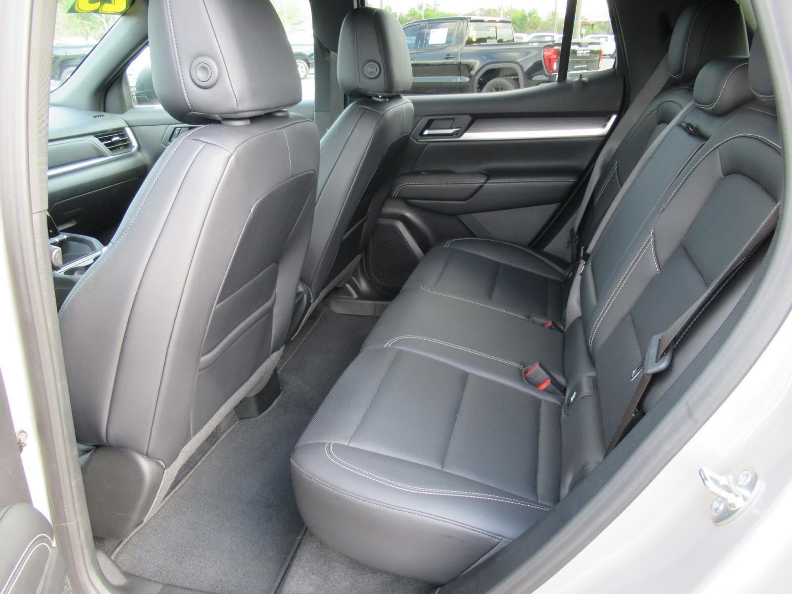 Used 2025 GMC Terrain Elevation w/ Elevation Premium Package AWD/4WD image 30