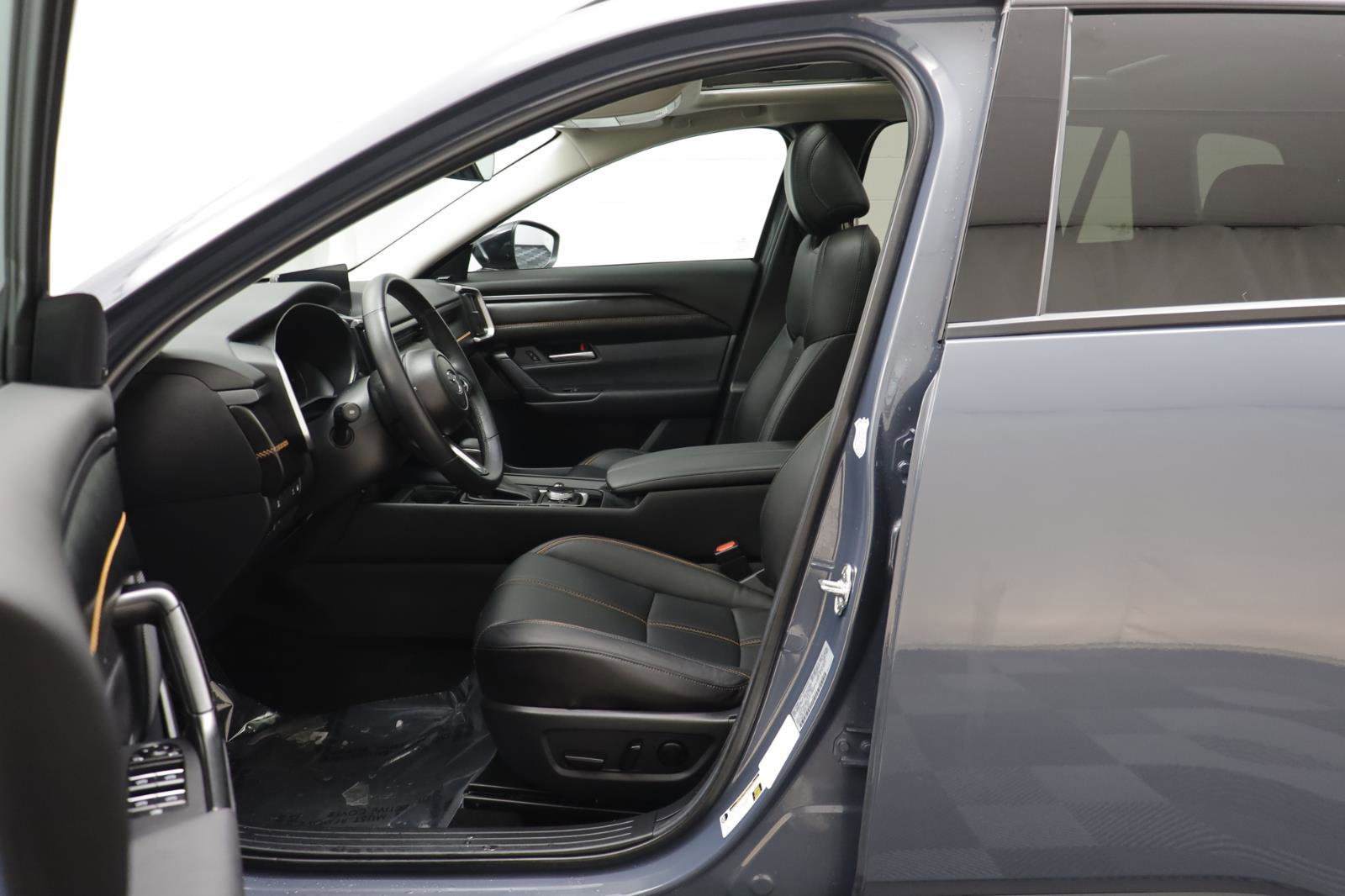 Used 2025 MAZDA CX-50 AWD 2.5 Hybrid w/ Premium Pkg image 5