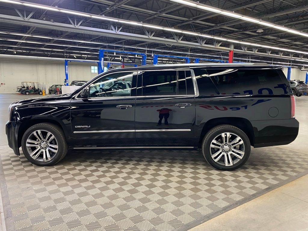 Used 2018 GMC Yukon XL Denali w/ Denali Ultimate Package image 4