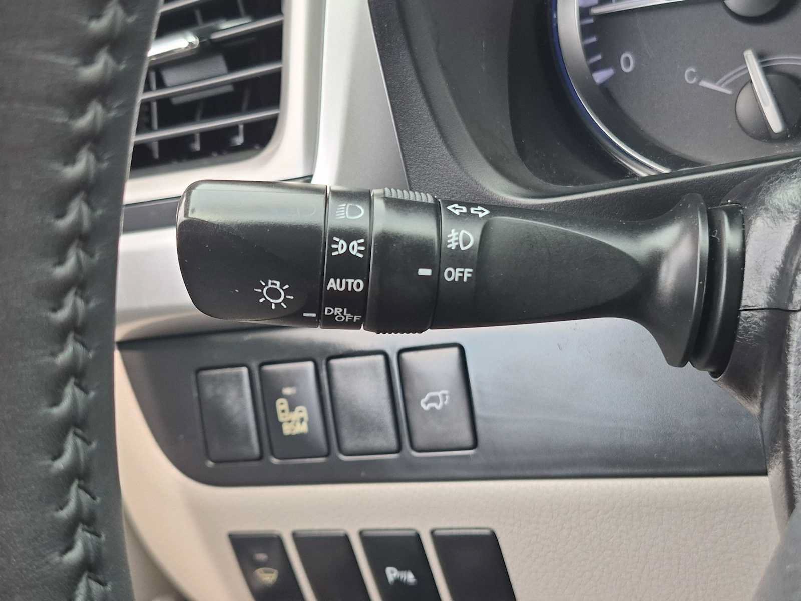 Used 2015 Toyota Highlander Limited AWD/4WD image 27