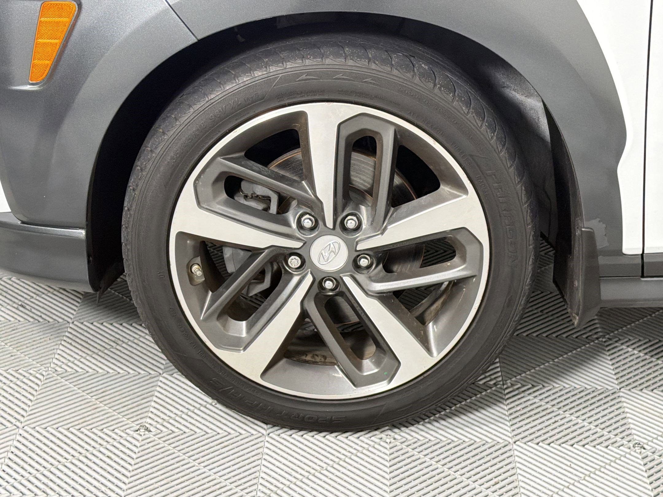 Used 2021 Hyundai Kona Ultimate FWD image 12
