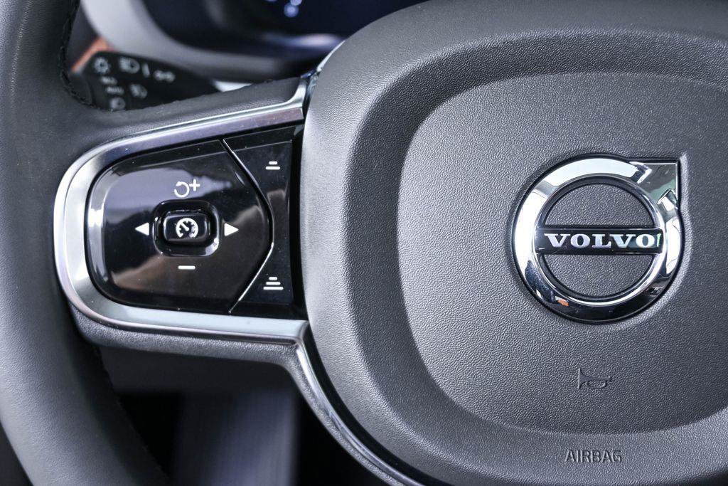 Used 2024 Volvo XC60 B5 Ultimate w/ Protection Package Premier AWD/4WD image 12