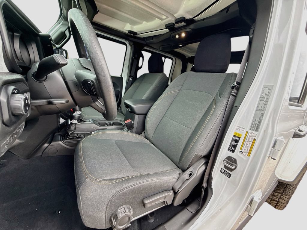 Used 2025 Jeep Gladiator Overland AWD/4WD image 23