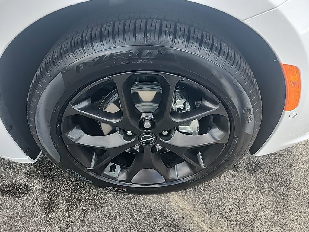 New 2026 Chrysler Pacifica Limited image 10