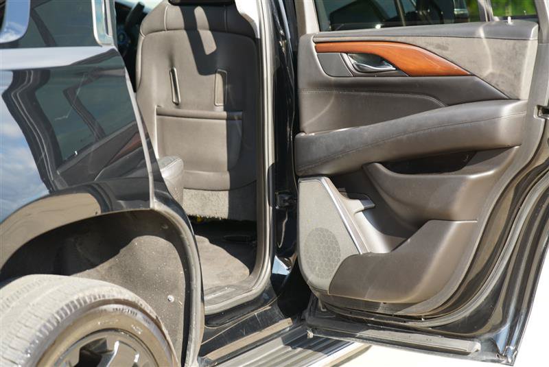 Used 2017 Cadillac Escalade Luxury AWD/4WD image 81