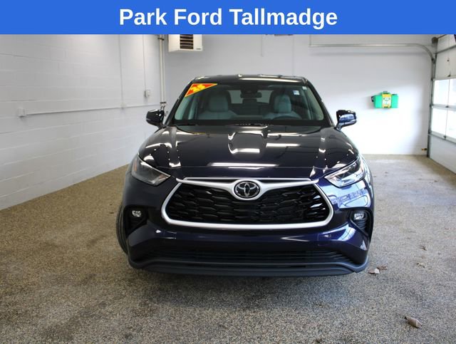 Used 2025 Toyota Highlander LE image 9