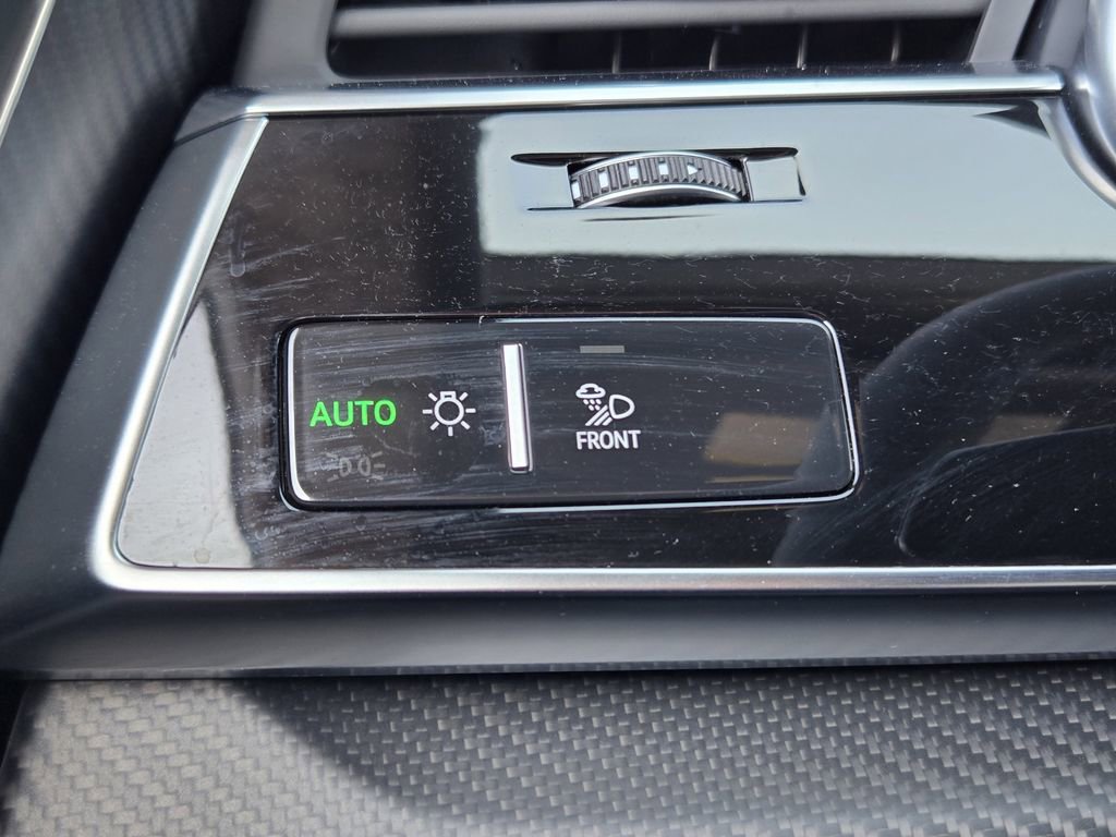 Used 2025 Audi RS Q8 performance image 25