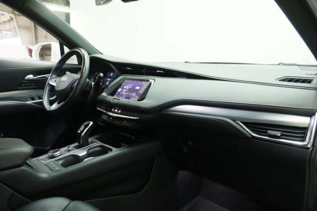 Used 2020 Cadillac XT4 Premium Luxury FWD image 21