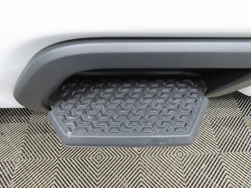 Used 2025 GMC Sierra 2500 SLE image 28