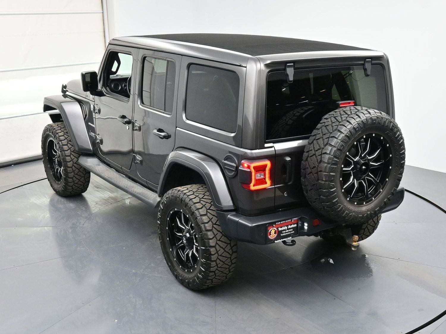 Used 2019 Jeep Wrangler Unlimited Sahara image 29
