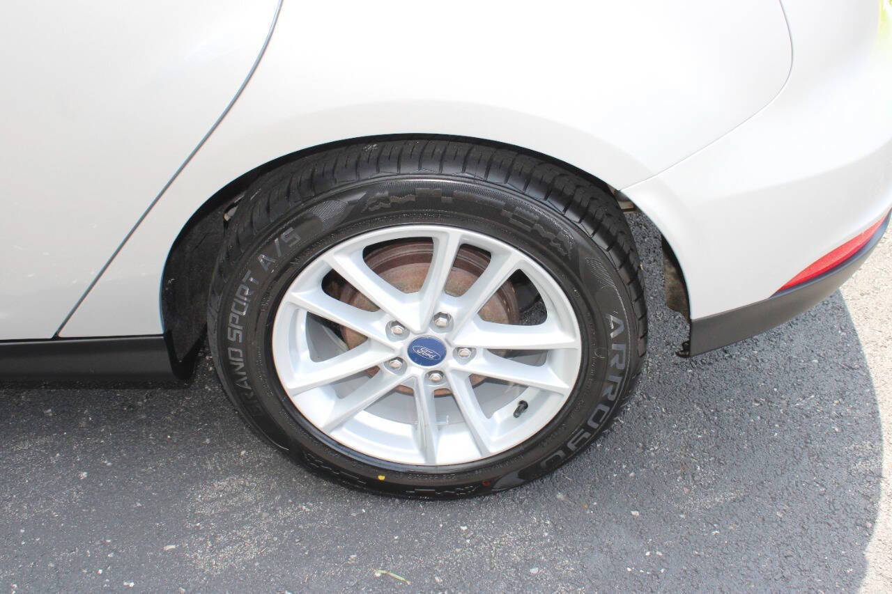 Used 2018 Ford Focus SE FWD image 6