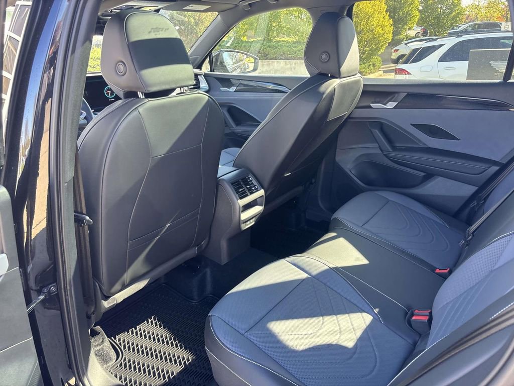 New 2026 Volkswagen Tiguan SE R-Line image 28