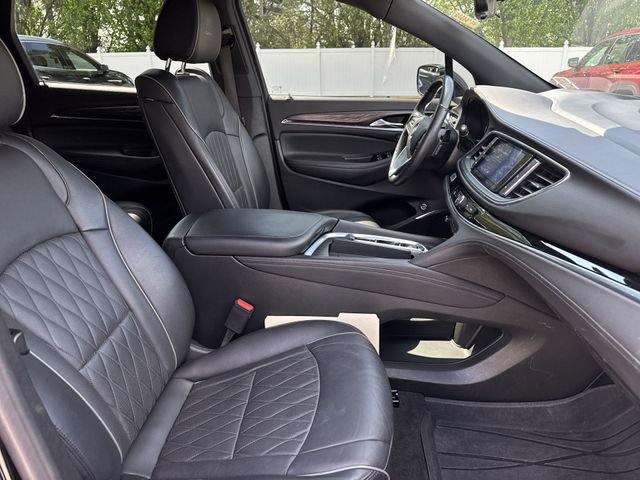 Used 2024 Buick Enclave Avenir w/ Avenir Technology Package image 28