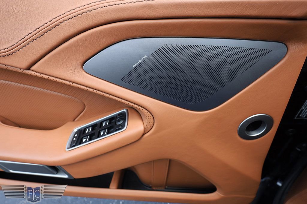 Used 2016 Aston Martin Vanquish Volante RWD image 28