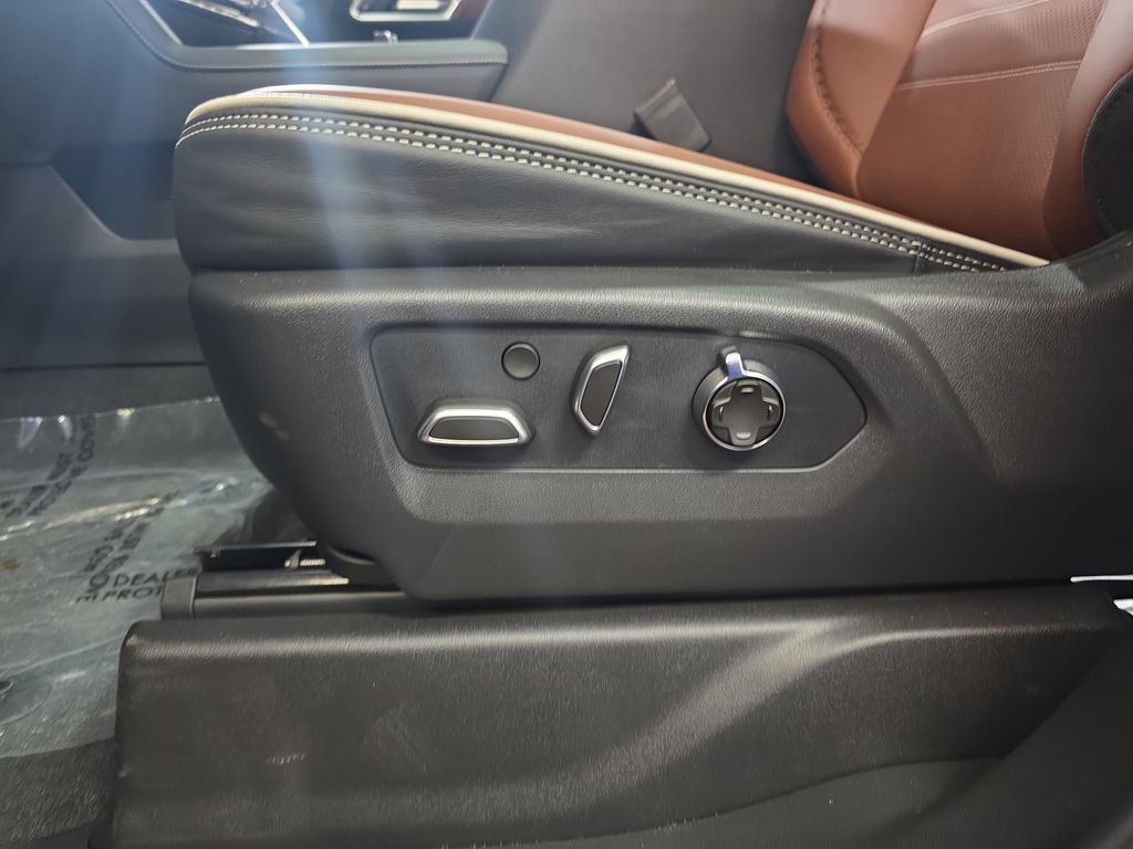 New 2026 GMC Sierra 3500 Denali Ultimate w/ LPO, Black Badging Package AWD/4WD image 30