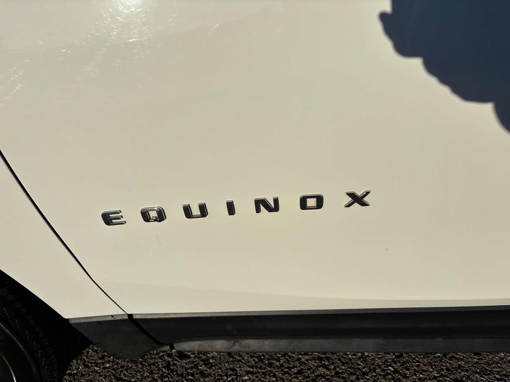Used 2021 Chevrolet Equinox LT w/ Driver Convenience Package image 12