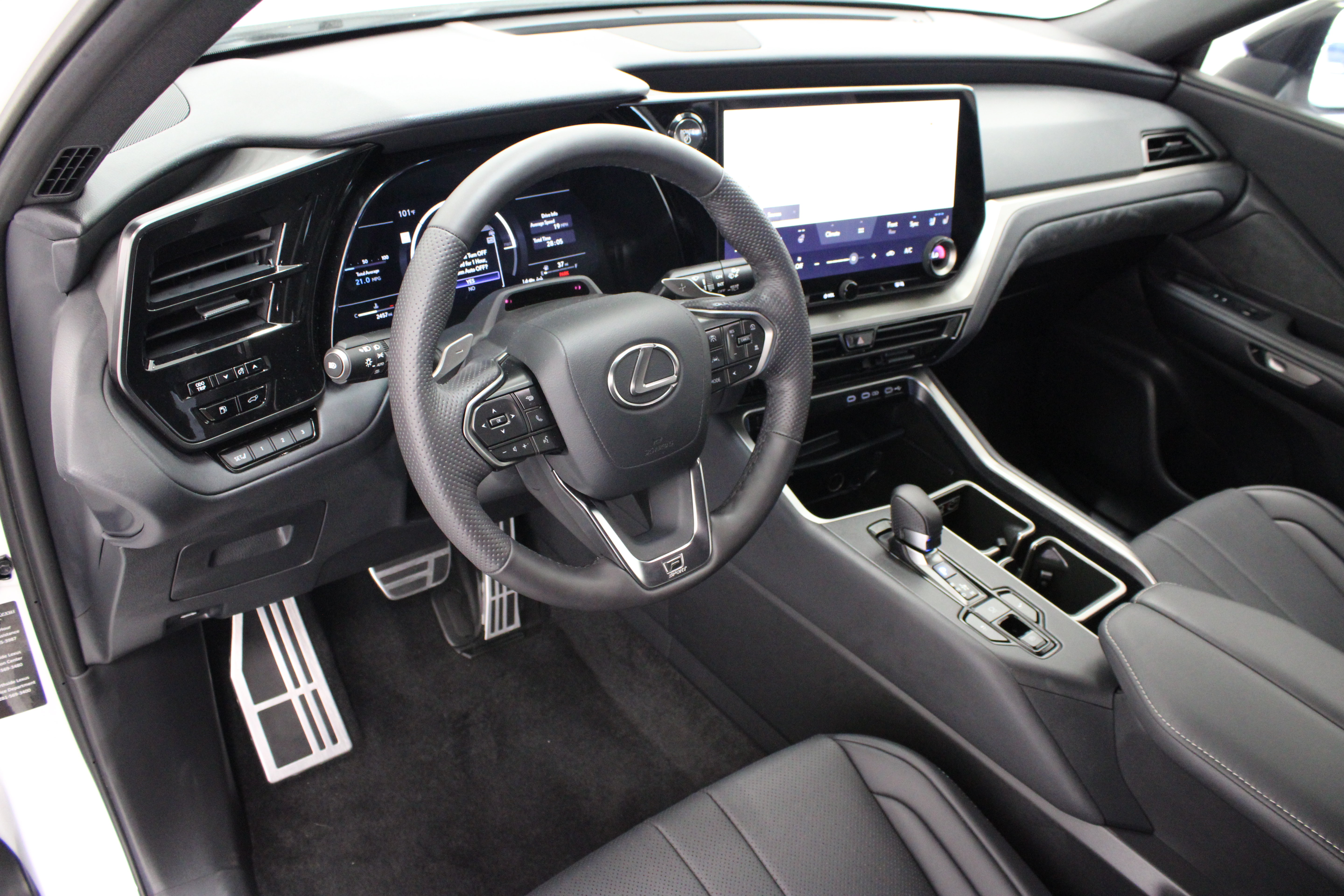 Used 2026 Lexus TX 500h AWD w/ Technology Package image 12