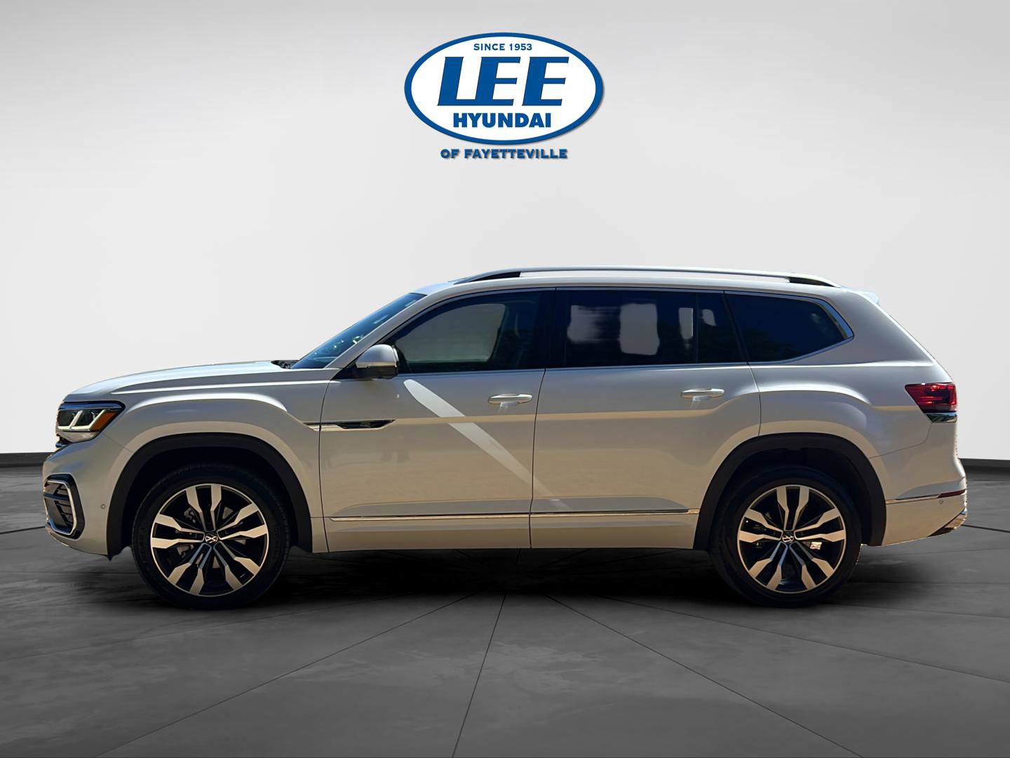 Used 2023 Volkswagen Atlas SEL Premium AWD/4WD image 6